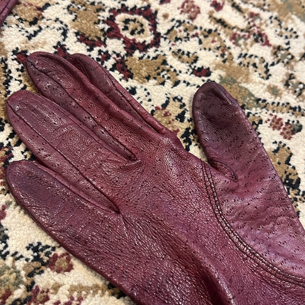 Maroon/Red Leather Gloves - Genuine Leather (small/petite) - Picture 7 of 10